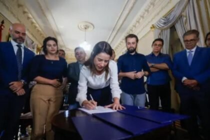 PE na Estrada: Governadora Raquel Lyra autoriza mais de R$ 25 milhões em obras viárias em três regiões do Estado PE na Estrada: Governadora Raquel Lyra autoriza mais de R$ 25 milhões em obras viárias em três regiões do Estado