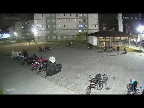 Indivíduo furando os pneus das motocicletas no Condomínio Encanta Moça, no Pina. Indivíduo furando os pneus das motocicletas no Condomínio Encanta Moça, no Pina.