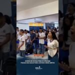 Estudantes de São Lourenço aprovietam o intervalo para louvar Deus na Escola! Estudantes de São Lourenço aprovietam o intervalo para louvar Deus na Escola!