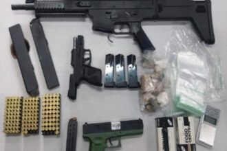 PM prende homem e apreende armamento e entorpecentes em Paulista PM prende homem e apreende armamento e entorpecentes em Paulista